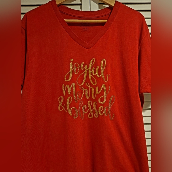 "JOYFUL, MERRY &  BLESSED" graphic T-Shirt -Holiday NWOT - Picture 2 of 4